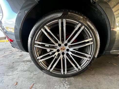 Used 2017 Porsche Macan GTS image 34