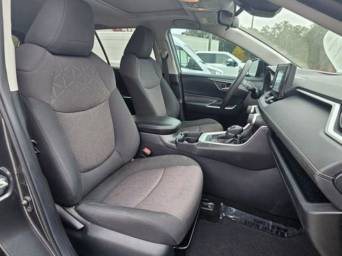 Used 2019 Toyota RAV4 XLE image 7