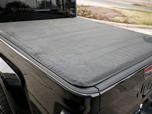 Used 2021 Jeep Gladiator Willys image 30