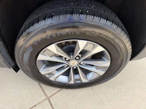 Used 2025 Chevrolet Equinox LT w/ Safety and Technology Package FWD image 23