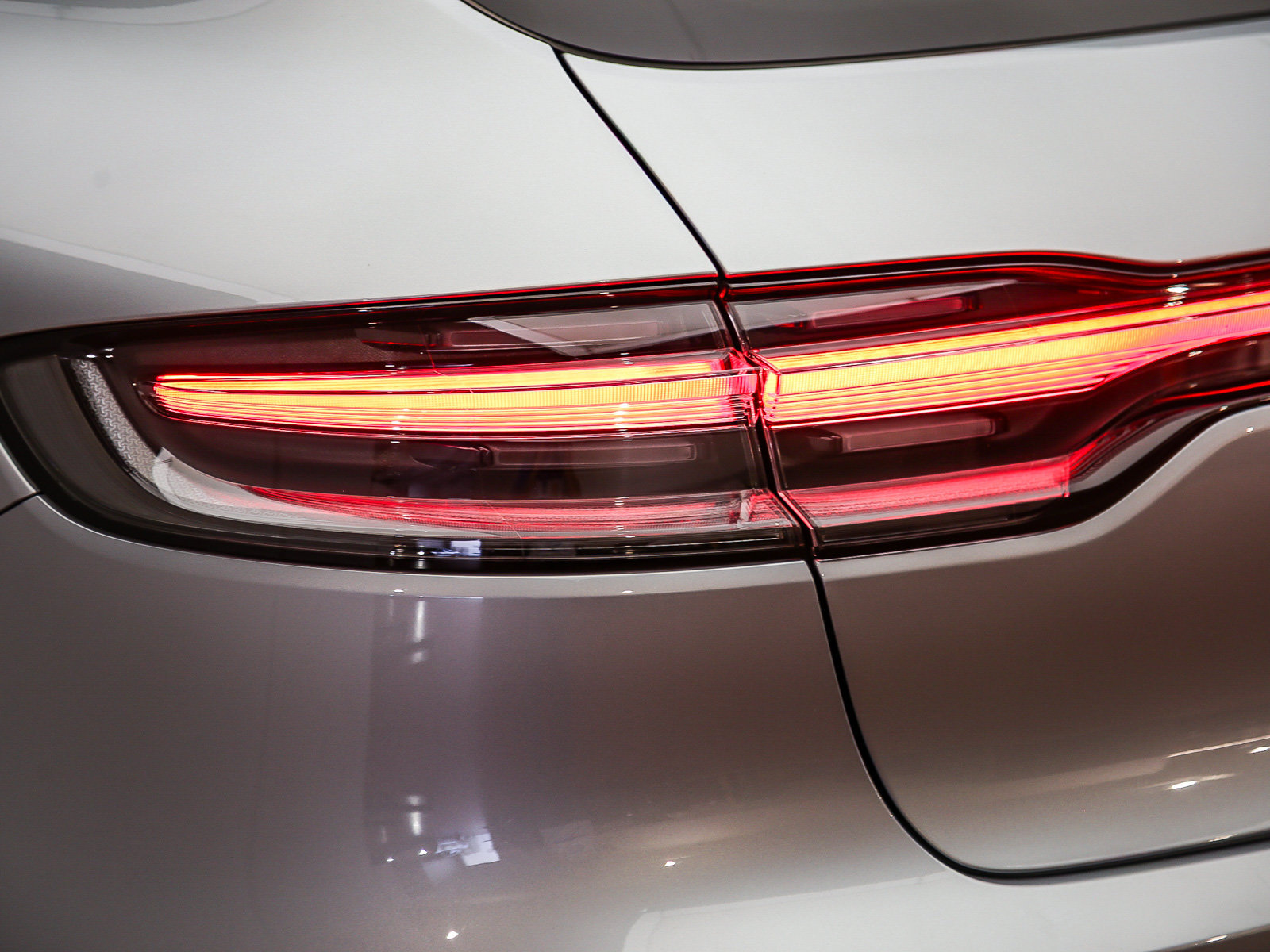 Certified 2023 Porsche Macan GTS AWD/4WD image 15