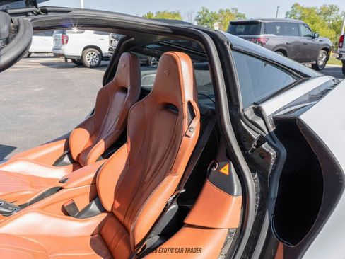Used 2018 McLaren 720S Luxury image 36