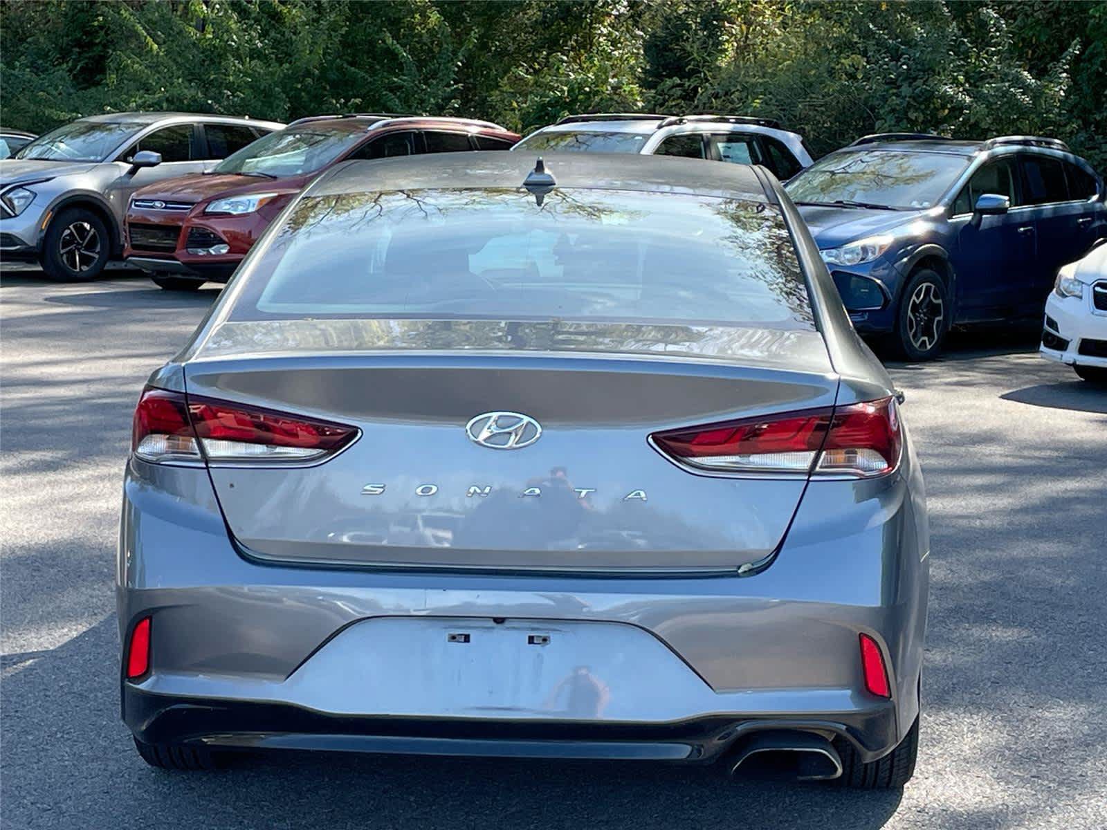 Used 2018 Hyundai Sonata SEL w/ Tech Package 02 FWD image 4