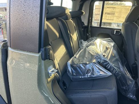 New 2026 Jeep Gladiator Sport AWD/4WD image 27