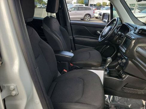 Certified 2020 Jeep Renegade Altitude FWD image 17