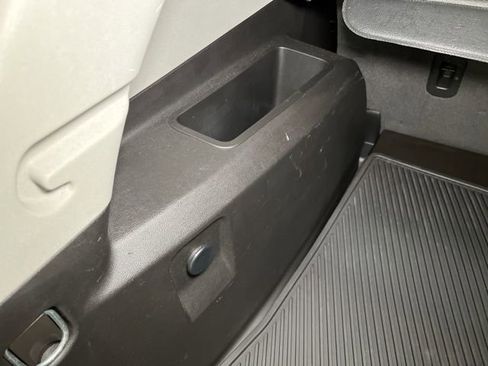 Used 2017 Chevrolet Equinox Premier w/ Enhanced Convenience Package image 62