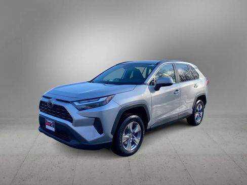 Used 2024 Toyota RAV4 XLE w/ Weather Package image 9