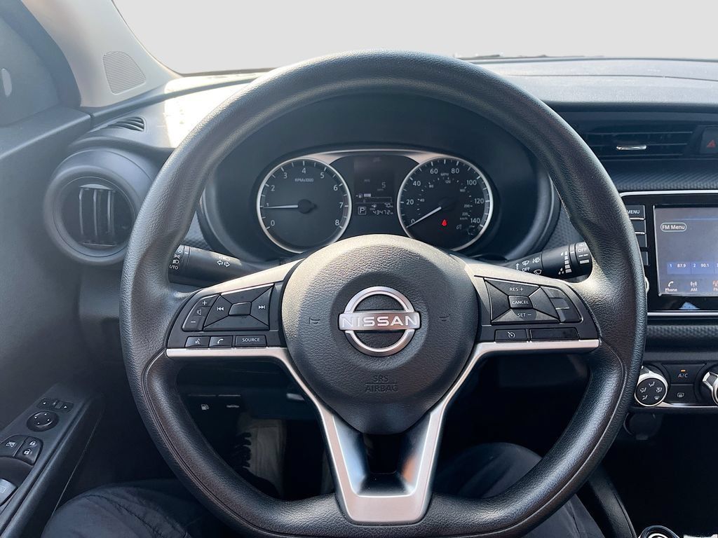 Used 2022 Nissan Kicks S FWD image 11
