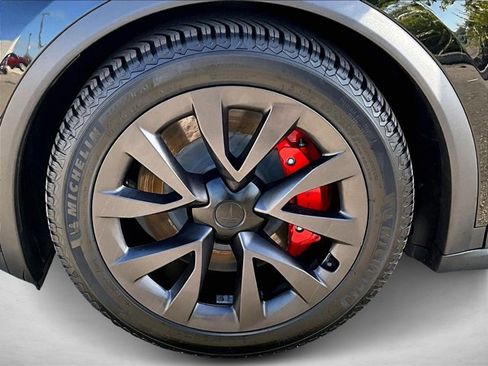 Used 2023 Tesla Model X Plaid image 10