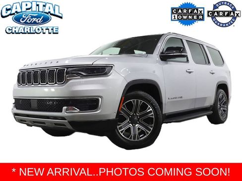 Used 2024 Jeep Wagoneer Series II w/ Flexible Seating Group RWD image 2
