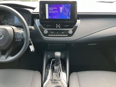 Used 2025 Toyota Corolla LE FWD image 16