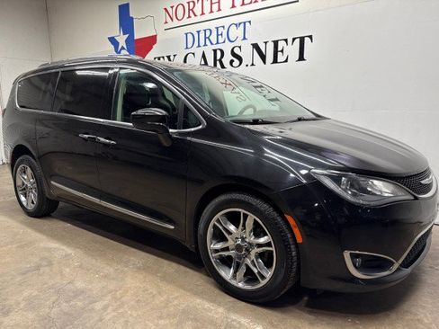 Used 2020 Chrysler Pacifica Touring-L FWD image 6