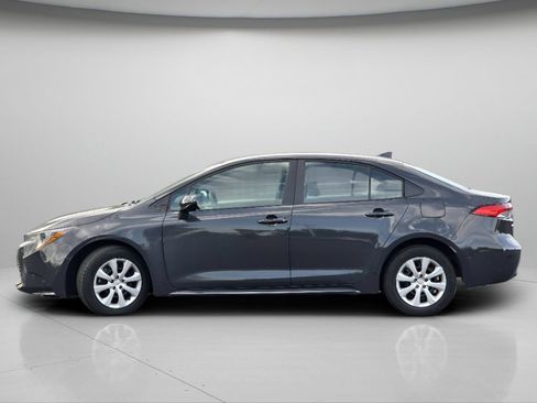 Used 2025 Toyota Corolla LE FWD image 16