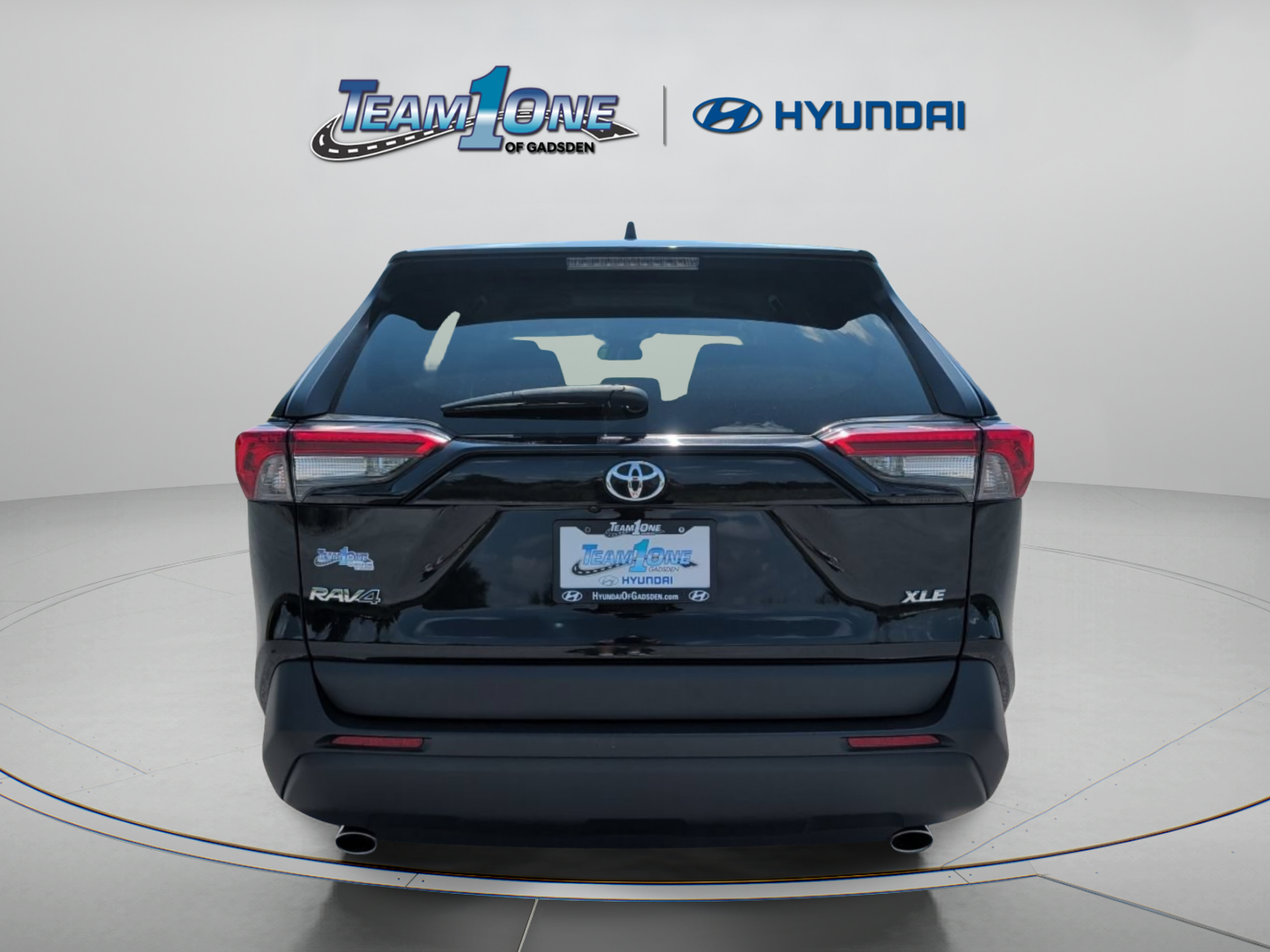Used 2024 Toyota RAV4 XLE FWD image 7