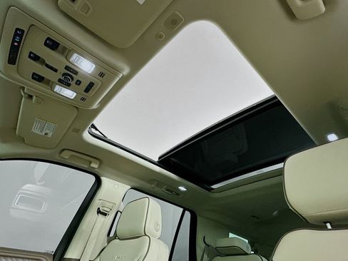 Used 2023 GMC Yukon Denali RWD image 11