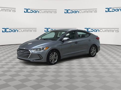 Used 2018 Hyundai Elantra Value Edition w/ Winter Weather Package image 4