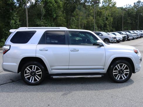 Used 2020 Toyota 4Runner Limited AWD/4WD image 9