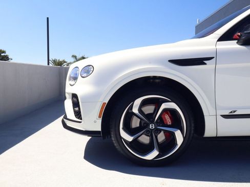 Certified 2023 Bentley Bentayga AWD/4WD image 7