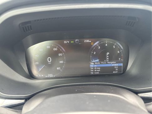 Used 2019 Volvo XC60 T6 Momentum w/ Multimedia Package AWD/4WD image 13