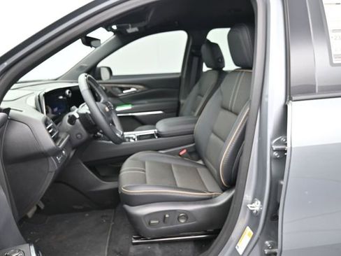 New 2025 Chevrolet Traverse High Country image 40