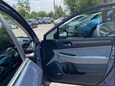 Used 2018 Subaru Outback 2.5i Limited AWD/4WD image 11