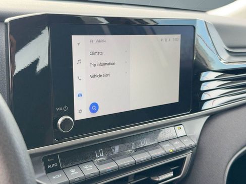 Used 2025 Toyota Camry LE image 23