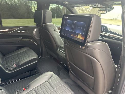 Used 2024 Cadillac Escalade Premium Luxury Platinum AWD/4WD image 46