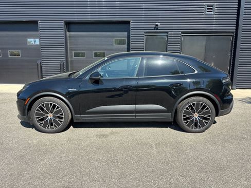 Used 2025 Porsche Macan Electric RWD image 4
