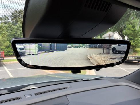 Certified 2026 Chevrolet Suburban High Country AWD/4WD image 38