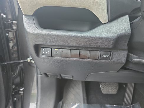 Used 2024 Toyota RAV4 XLE Premium FWD image 26