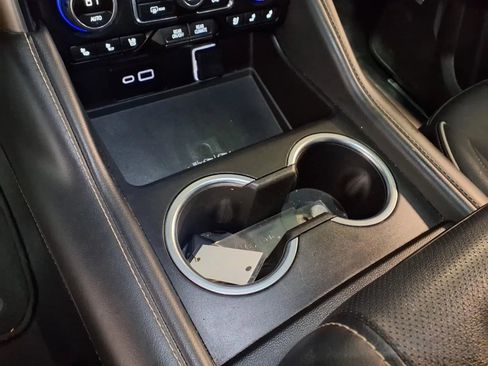 Used 2023 Chevrolet Suburban Premier image 26