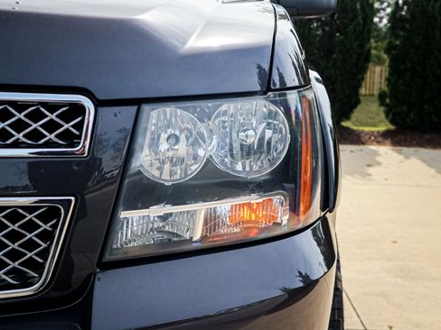 Used 2011 Chevrolet Avalanche LT w/ Regional Value Package image 6