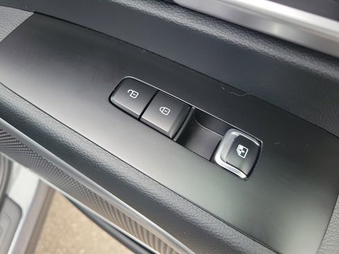 Certified 2025 Kia Telluride S image 10