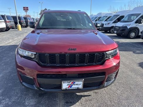 Used 2024 Jeep Grand Cherokee L Limited w/ Black Appearance Package image 14
