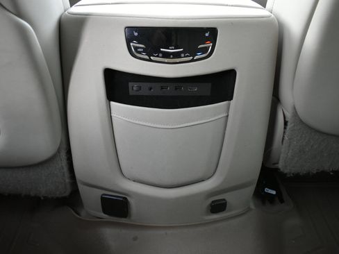 Used 2020 Cadillac Escalade ESV Premium Luxury image 38