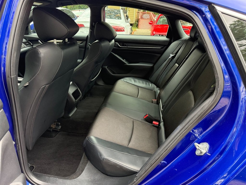 Used 2018 Honda Accord Sport image 12