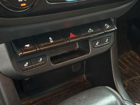 Used 2018 Chevrolet Colorado Z71 AWD/4WD image 20