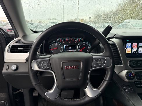 Used 2018 GMC Yukon SLT image 11