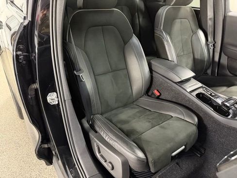 Used 2019 Volvo XC40 T5 R-Design image 24
