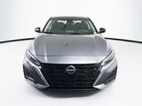 Used 2024 Nissan Altima 2.5 SV image 2