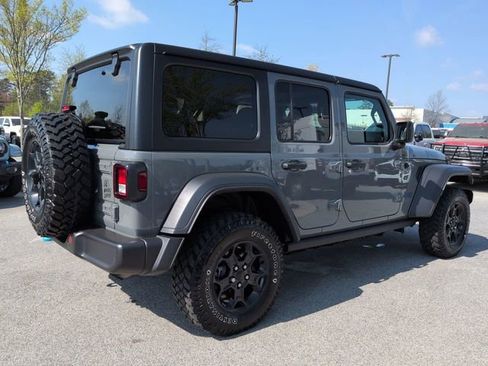 Used 2023 Jeep Wrangler Unlimited w/ Cold Weather Group image 4