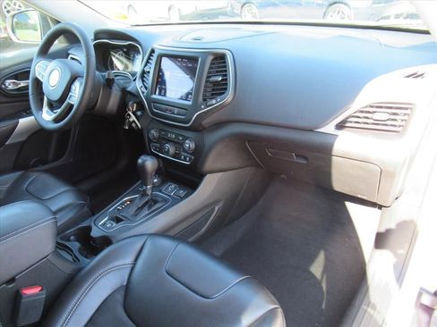 Used 2022 Jeep Cherokee Latitude w/ Sun & Sound Group image 10