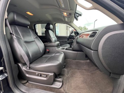 Used 2012 GMC Yukon XL SLT w/ SLT-2 Equipment Package AWD/4WD image 20