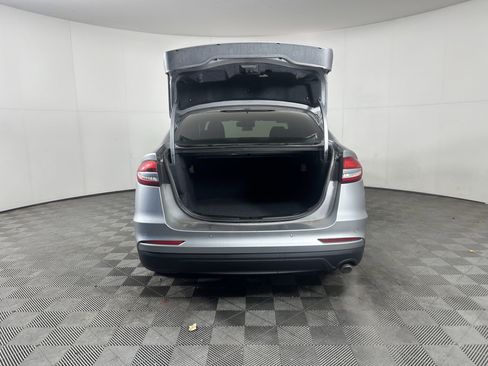 Used 2020 Ford Fusion SE image 18