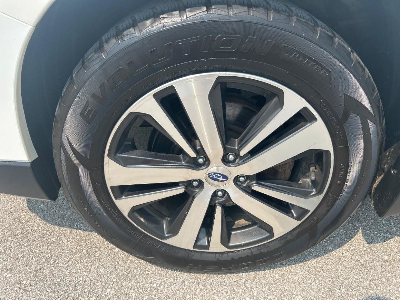 Used 2018 Subaru Outback 2.5i Limited AWD/4WD image 11