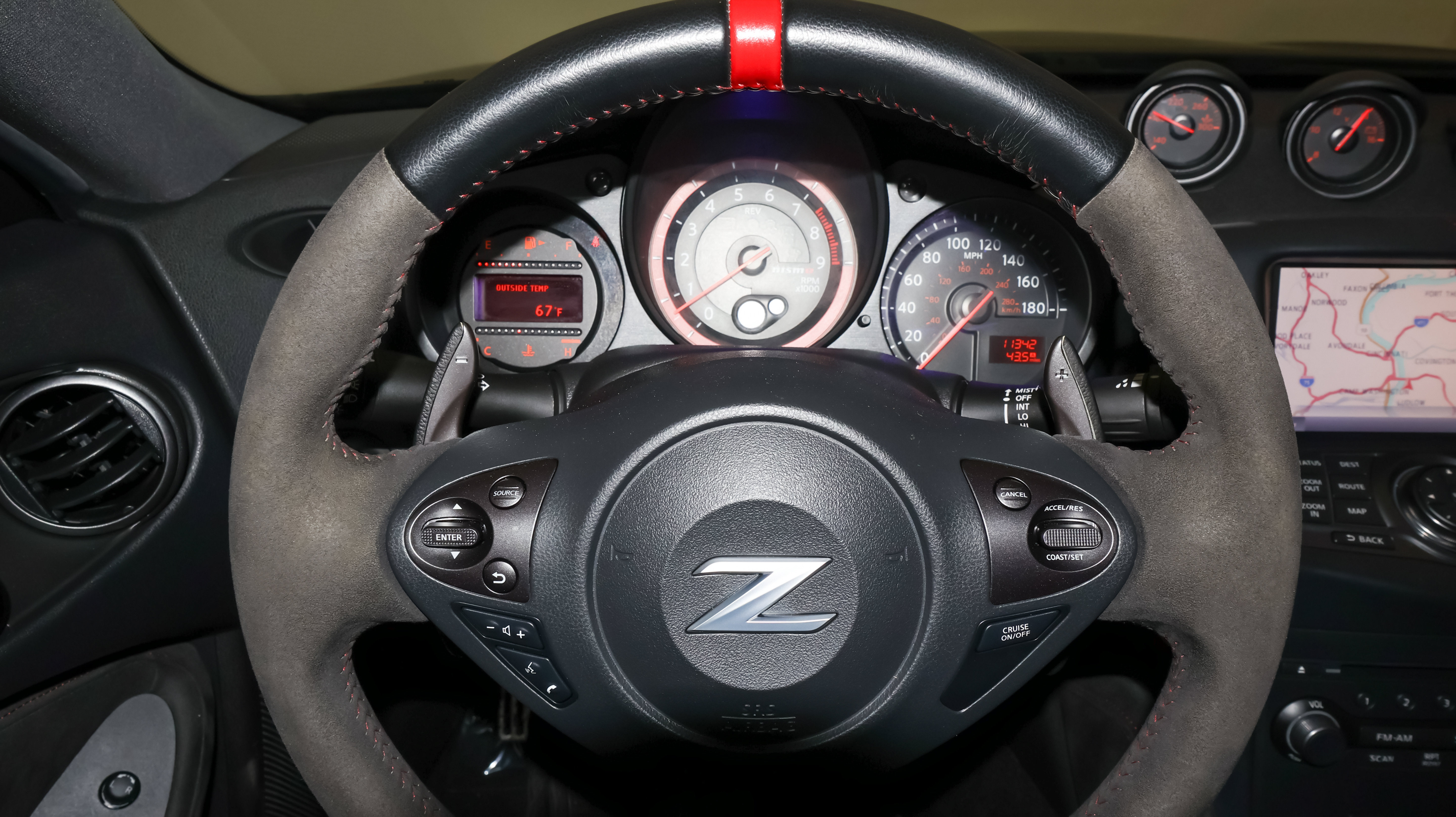 Used 2020 Nissan 370Z NISMO RWD image 23