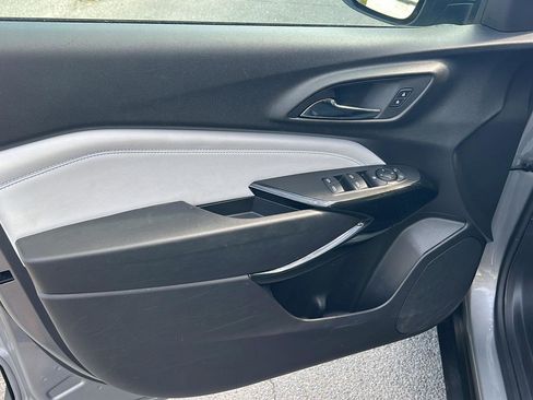 Used 2025 Chevrolet Trax LT image 16