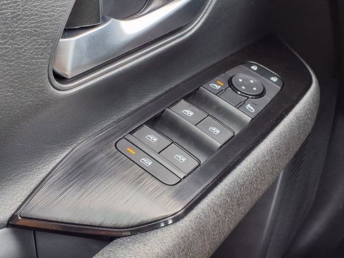 New 2026 Nissan Kicks SV w/ SV Premium Package FWD image 17