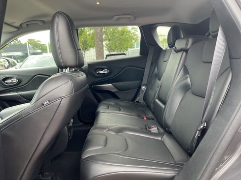 Used 2020 Jeep Cherokee Limited AWD/4WD image 29