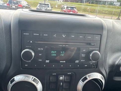 Used 2014 Jeep Wrangler Unlimited Sahara w/ Connectivity Group AWD/4WD image 16